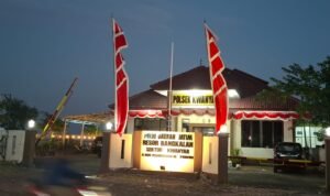 Menyambut HUT BHAYANGKARA Polsek Kwanyar Menunjukan Kekompakan Nya Dan Memberikan Pelayanan Yang Sangat Ramah Kepada Masyarakat