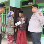 Kapolres Pasuruan Salurkan Bantuan Sosial untuk Warga Terdampak Puting Beliung di Kejayan