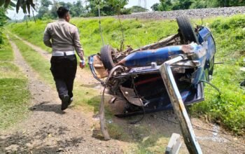 Unit Laka Polres Pasuruan Bergerak Cepat Tangani Tabrakan Mobil–Kereta Di Beji Empat Meninggal Dunia