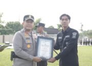 Polres Blitar Gelar Apel Jam Pimpinan Dan Berikan Penghargaan Kepada Anggota Berprestasi