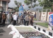 Polres Blitar Musnahkan 3.141 Botol Miras dan 52 Knalpot Brong Dalam Rilis Akhir Tahun 2025
