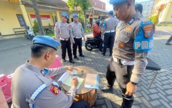 GELAR OPERASI KESELAMATAN PROPAM POLRES PASURUAN LAKSANAKAN GAKTIPLIN TERHADAP ANGGOTA POLRES PASURUAN