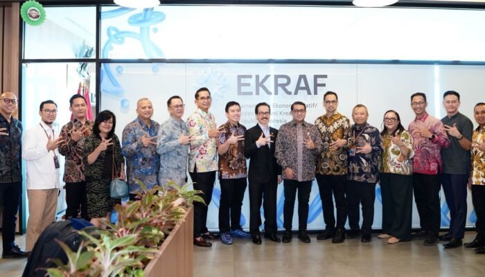 APTIKNAS Dorong Enam Program Strategis Digital Nasional dalam Audiensi dengan Menteri Ekraf