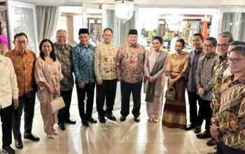 Ketua Umum APTIKNAS Sekaligus Ketua Umum APKOMINDO Hadiri Halalbihalal di Rumah Dinas Menko Perekonomian RI