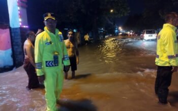 Banjir Melanda 4 Kecamatan Pasuruan Polres Turunkan Tim Siaga Kini Tersisa Genangan Di Winongan Dan Beji