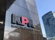 OTT KPK GUNCANG TULUNGAGUNG 16 PEJABAT DIAMAMKAN