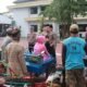 Sambut Hari Bhayangkara ke-80, Polres Nganjuk dan Bhayangkari Salurkan Ratusan Paket Sembako untuk Tukang Becak