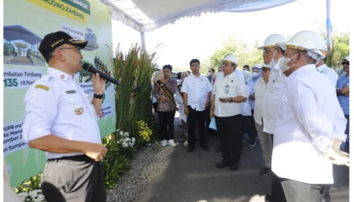 Menteri LH Puji Pengelolaan Sampah di Jombang, Dorong Potensi Ekonomi Sirkular Berbasis Teknologi  ​