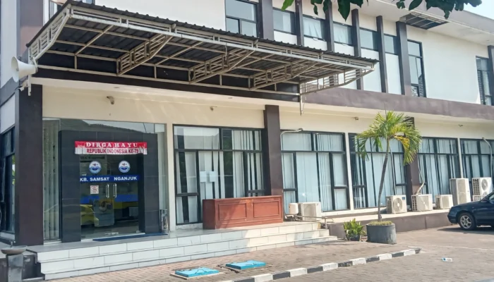 Peringati HUT ke-81 RI, Pemprov Jatim dan Polres Nganjuk Gelar Pemutihan Pajak Kendaraan dan Pembayaran ETLE Terpadu