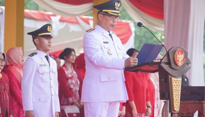 Bupati Madiun Memimpin Upacara Peringatan HUT ke-81 Kemerdekaan Republik Indonesia di Alun-Alun Reksogati Caruban