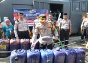 Peringati HUT ke-81 RI, Polres Pasuruan Kota Salurkan Air Bersih untuk Warga Pesisir