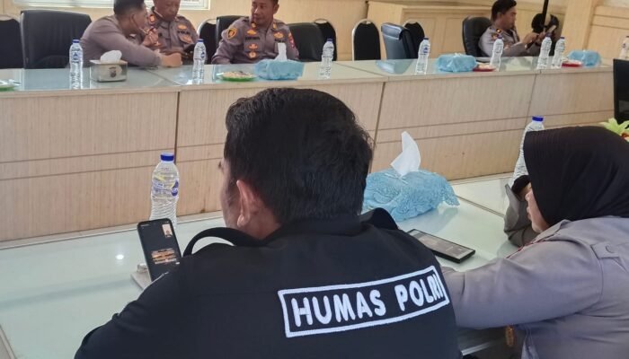 Humas Polres Pasuruan Fasilitasi Komunikasi Terkait Perkara Laka Lantas Tahun 2017