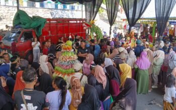 Kirab Gunungan dan Doa Bersama di Makam Syech Suliki Warnai Bersih Desa Wilangan Nganjuk