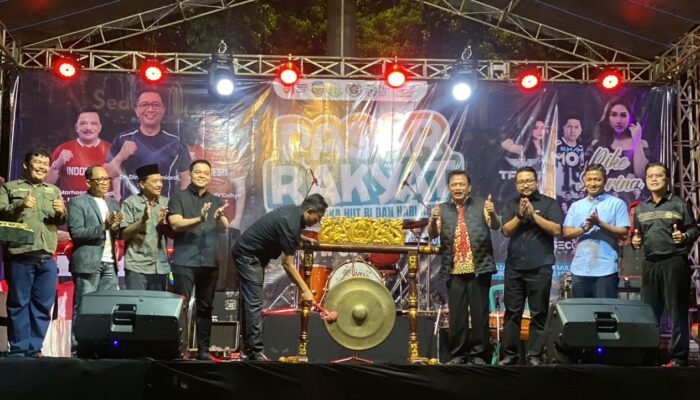 Geliatkan Roda Ekonomi, Kejari Nganjuk bersama Pemkab dan PWI Hadirkan Pasar Rakyat 