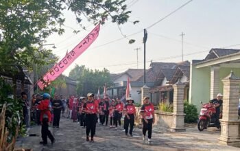 Merajut Kebersamaan, Warga Balongrejo Nganjuk Rayakan HUT Ke-81 RI dengan Jalan Santai hingga Doorprize Kambing