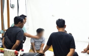 Mengaku Petugas Bagi Bantuan, Pria Ini Bawa Kabur Kalung Emas Nenek di Pace