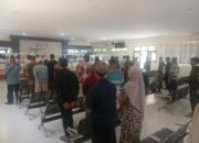 Tumbuhkan Jiwa Nasionalisme, Wajib Pajak di KB Samsat Kota Pasuruan Khidmat Dengarkan Pembacaan Pancasila