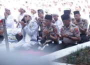 Kapolres Pasuruan Hadiri Salat Istisqa di Ponpes Dalwa, Bersama Santri Panjatkan Doa Memohon Hujan Berkah