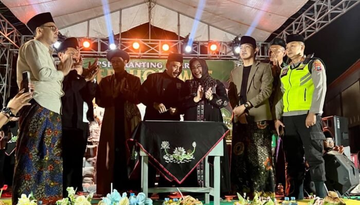 Plt. Bupati Ponorogo dan Ketua Cabang Hadiri Pengukuhan Ketua Rayon PSHT Ranting Mlarak yang Dirangkai dengan Bersholawat Bersama ASPARAGUS