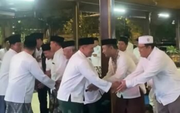 ACARA TASYAKURAN MEMPEINGATI HARI SANTRI MASIONAL DIHADIRI PLT BIPATI AHMAD BAHARUDIN